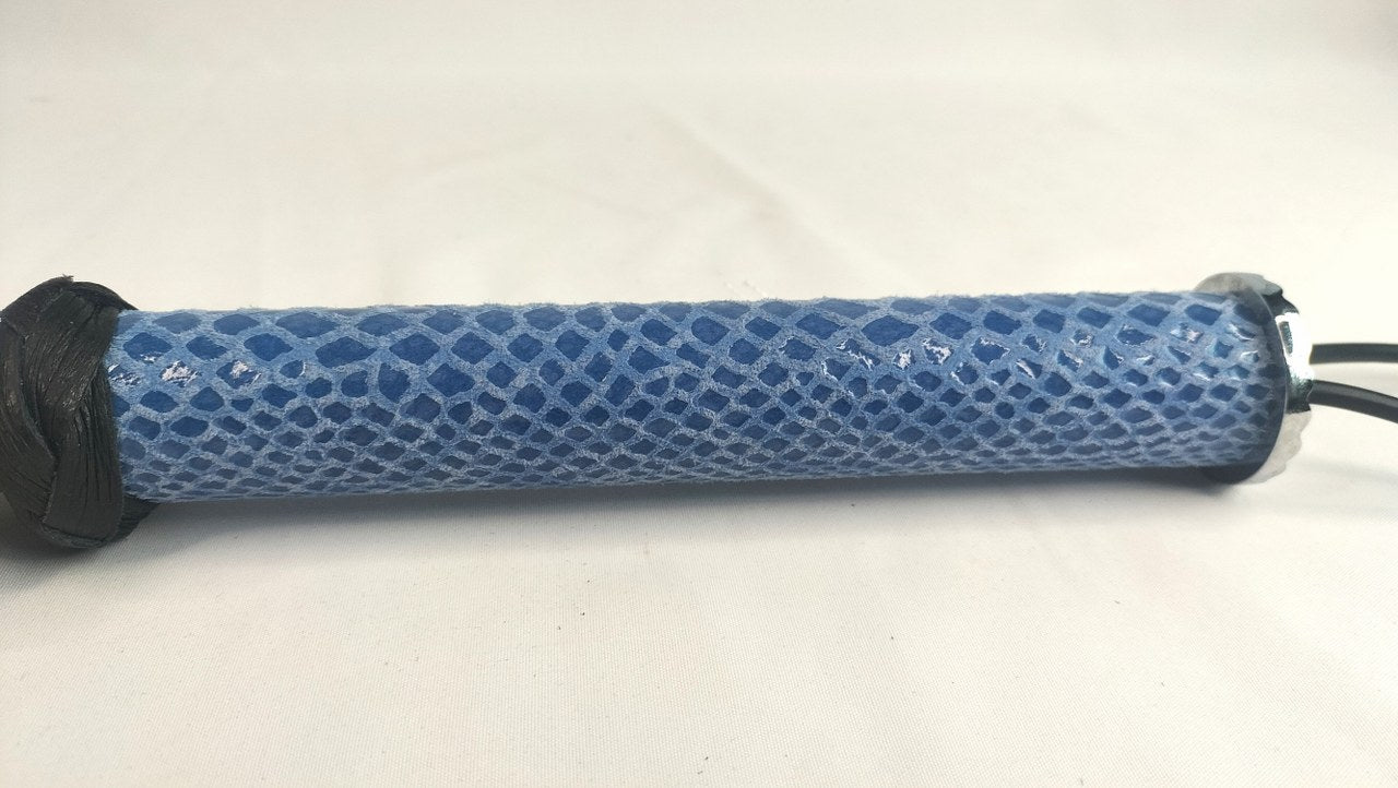 liefhebber-van-exclusieve-bdsm-toys-dan-is-deze-one-of-a-kind-paddel-misschien-iets-voor-u-hij-is-zo-maar-even-7mm-dik-gemaakt-uit-crocoprint-tuigleer-en-ligt-super-in-de-hand-4