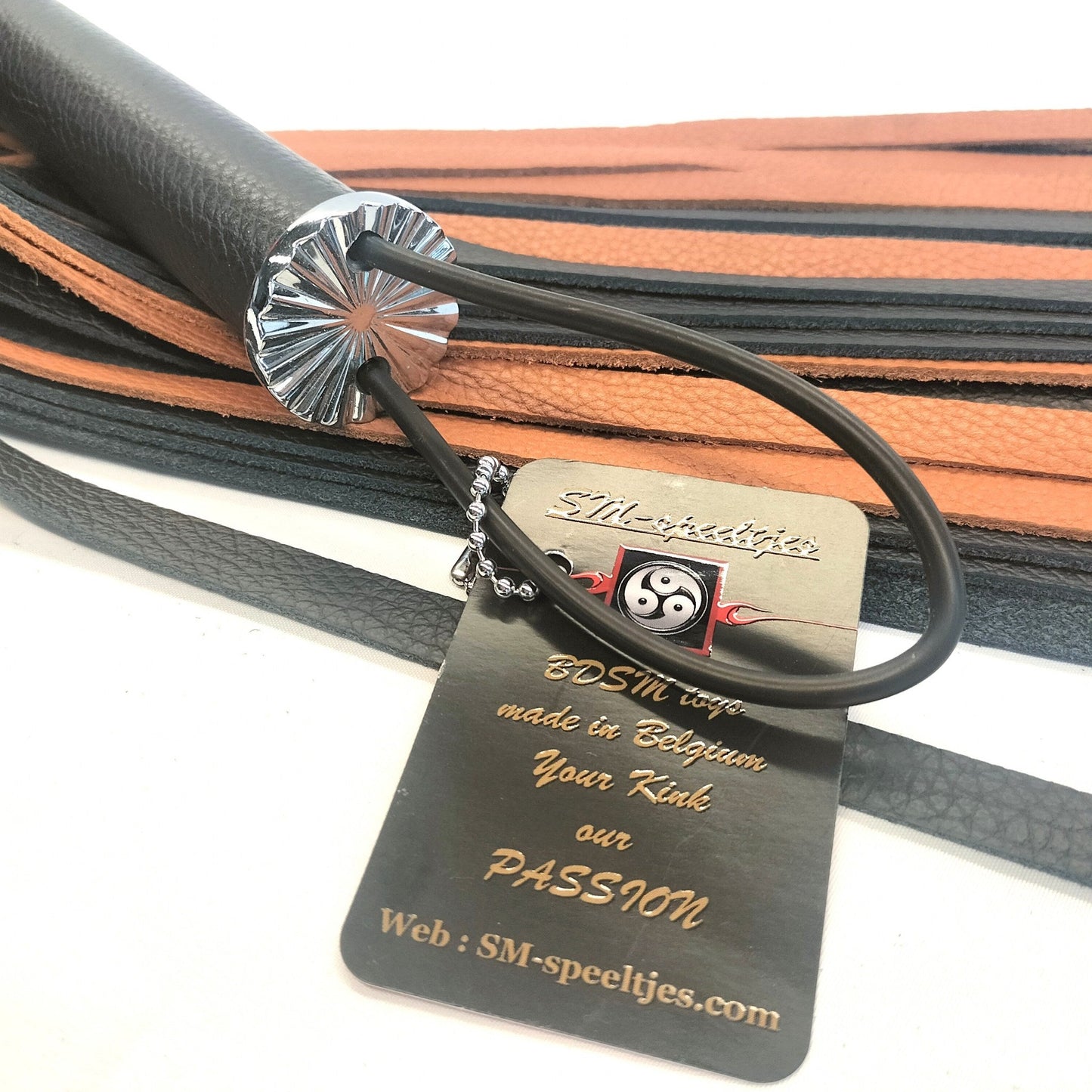 Cognac Zwart Leren Flogger 500g 36 Falls Metalen Handvat 70cm - Impact Play Flogger - SM - speeltjes