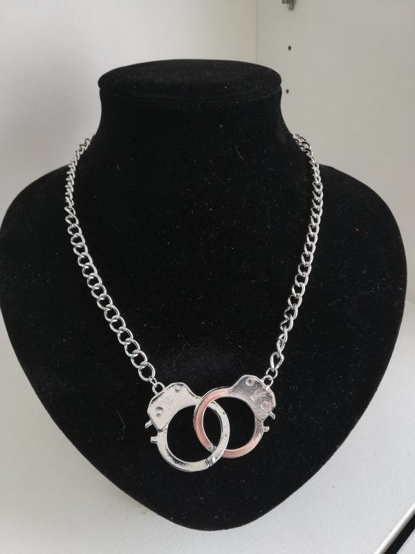 Grote metalen ketting met handboeien goudkleurig of zilverkleurig - SM - speeltjes