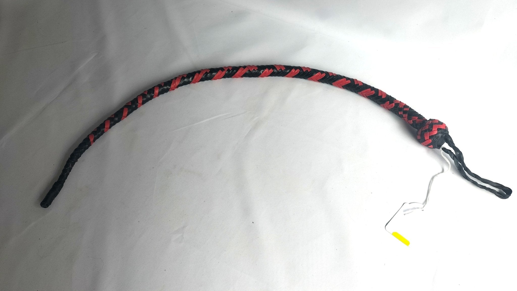 lederen zweep Bullwhip rood en zwart 16 Vlechten Strengen Gevlochten leer robuuste zweepbuik en lederen vulling aan de binnenkant Leren zweep (22 Voet (6.7 Meter lederen zweep Bullwhip rood en zwart 16 Vlechten Strengen Gevlochten leer robuuste zweepbuik en lederen vulling aan de binnenkant Leren zweep (22 Voet (6.7 Meter