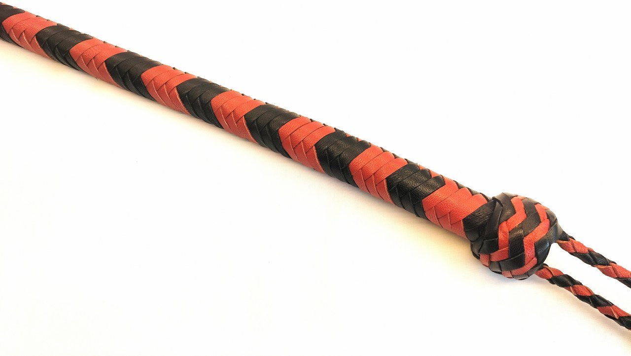 Snake Whip 105cm Koeienhaar - Impact Play Zweep BDSM Toy Zwart Rood - BDSM - SM - speeltjes
