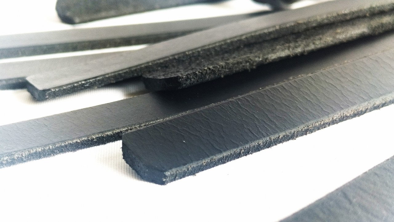 met-deze-tuig-lederen-flogger-haal-je-jezelf-een-stuggere-zweep-in-huid-met-een-diepe-impact-en-een-scherp-kantje-3