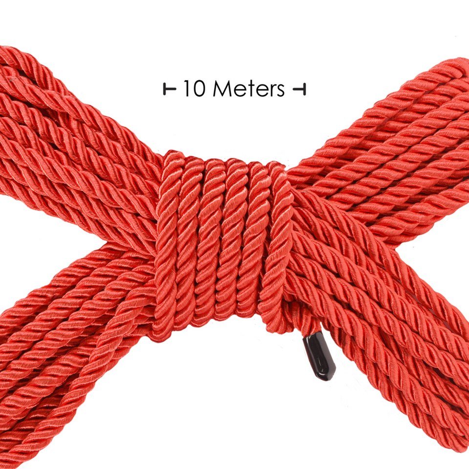 met-dit-bondage-touw-gemaakt-uit-zacht-polyester-in-rood-met-een-dikte-van-6-mm-en-10-meter-lang-sla-je-2-vliegen-in-één-klap-het-is-zeer-gemakkelijk-in-onderhoud-en-het-is-leuk-om-mee-te-bonderen-dit-wordt-je-nieuwe-favoriete-bdsm-toy-in-je-koffer-2