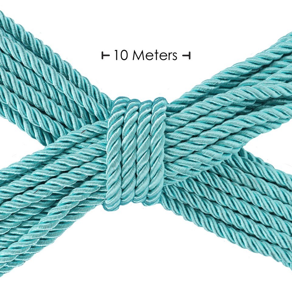 met-dit-bondage-touw-gemaakt-uit-zacht-polyester-in-turquoise-met-een-dikte-van-6-mm-en-10-meter-lang-sla-je-2-vliegen-in-één-klap-het-is-zeer-gemakkelijk-in-onderhoud-en-het-is-leuk-om-mee-te-bonderen-dit-wordt-je-nieuwe-favoriete-bdsm-toy-in-je-koffer-2