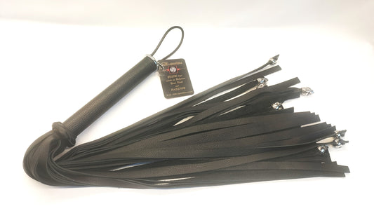 Zwarte Skull Flogger met 8 RVS Skulls – 36 Falls Impact Zweep