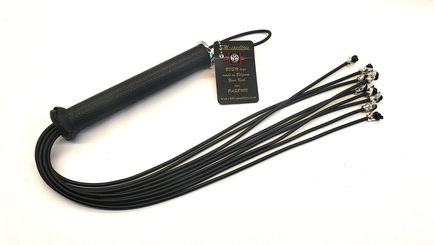 EPDM Cat O Nine Gesel met Skulls – Handgemaakte Impact Play Zweep