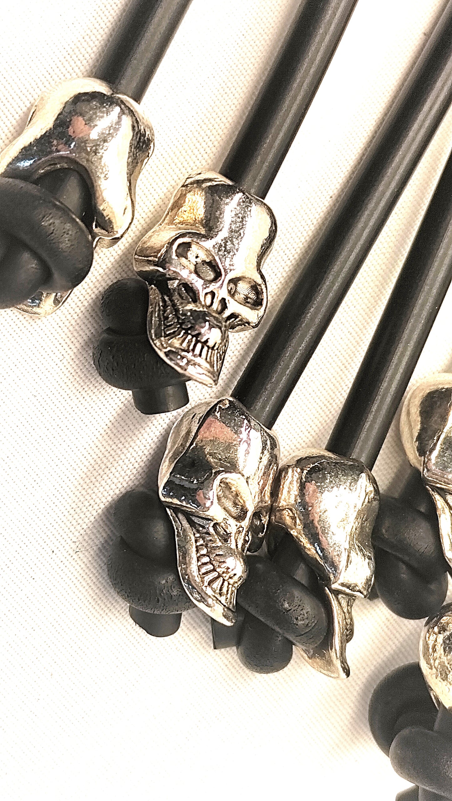 EPDM Cat O Nine Gesel met Skulls – Handgemaakte Impact Play Zweep