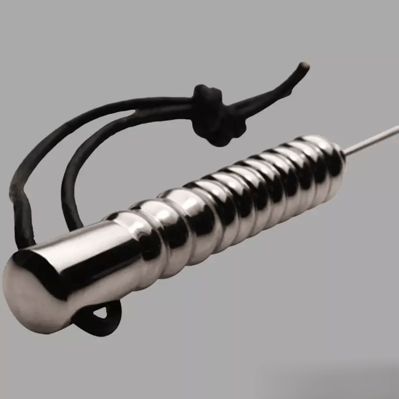 de-stainless-steel-cane-van-amper-2.3mm-diameter-is-er-eentje-voor-die-die-houden-van-scherpe-pijn-danzij-zijn-rvs-opbouw-is-deze-bdsm-toy-zeer-gemakkelijk-net-te-houden