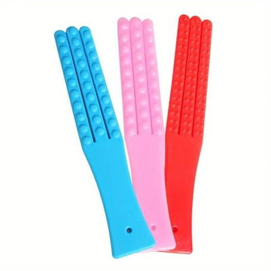 deze-lief-uitziende-paddel-is-eigenlijk-best-heel-gemeen-dit-door-enerzijds-de-losse-vingers-daarnaast-ook-nog-eens-omdathij-van-silicone-is-gemaakt-en-als-laatste-door-de-gemene-noppen-die-er-op-staan-maar-wie-vindt-dit-nu-verschikkelijk-niemand-toch-1