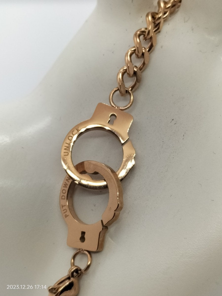 Stainless steel rose gold colored ladies bracelet