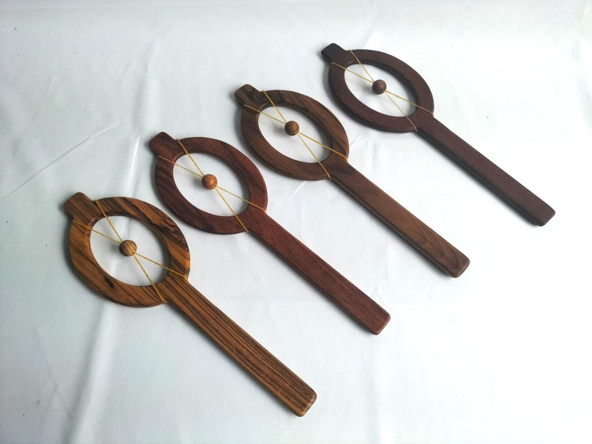 Nasty wooden paddle met houten balletje (verschillende kleuren)