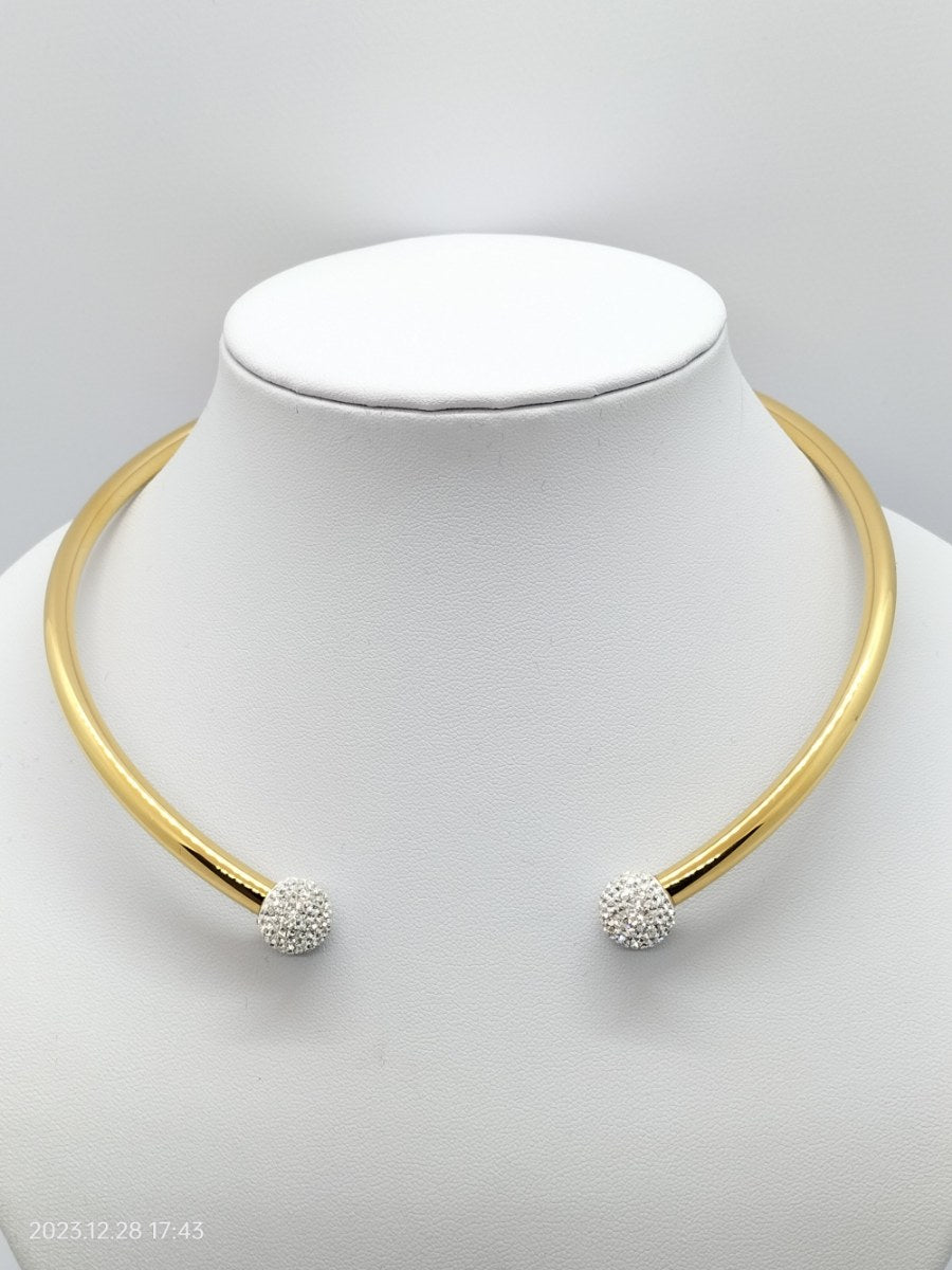 Open daily collar with glass crystals