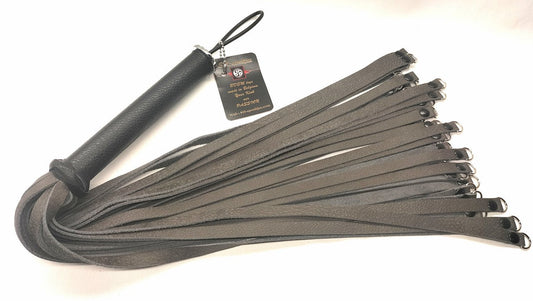 Antraciet buffel Leren Flogger Kopen - Met D - Ringen Handgemaakt België - BDSM - SM - speeltjes