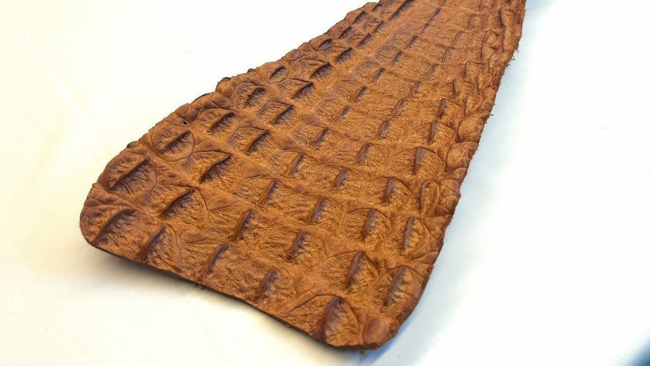 op-zoek-naar-een-exclusieve-paddel-dan-is-dit-zeker-een-optie-deze-echte-backstrap-paddel-met-unieke-hoorn-uitsteeksels-zal-je-meer-dan-bekoren-2