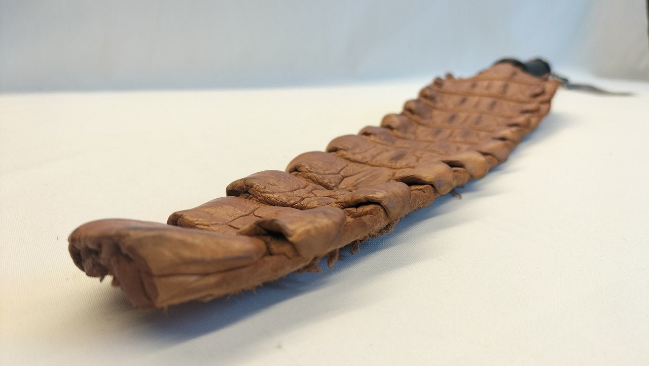 zin-in-iets-exclusiefs-dan-is-deze-backstrak-zweep-zeker-een-optie-met-zijn-ongeziene-structuur-en-zijn-prachtige-kleur-kleurt-hij-je-billen-in-stijl-3