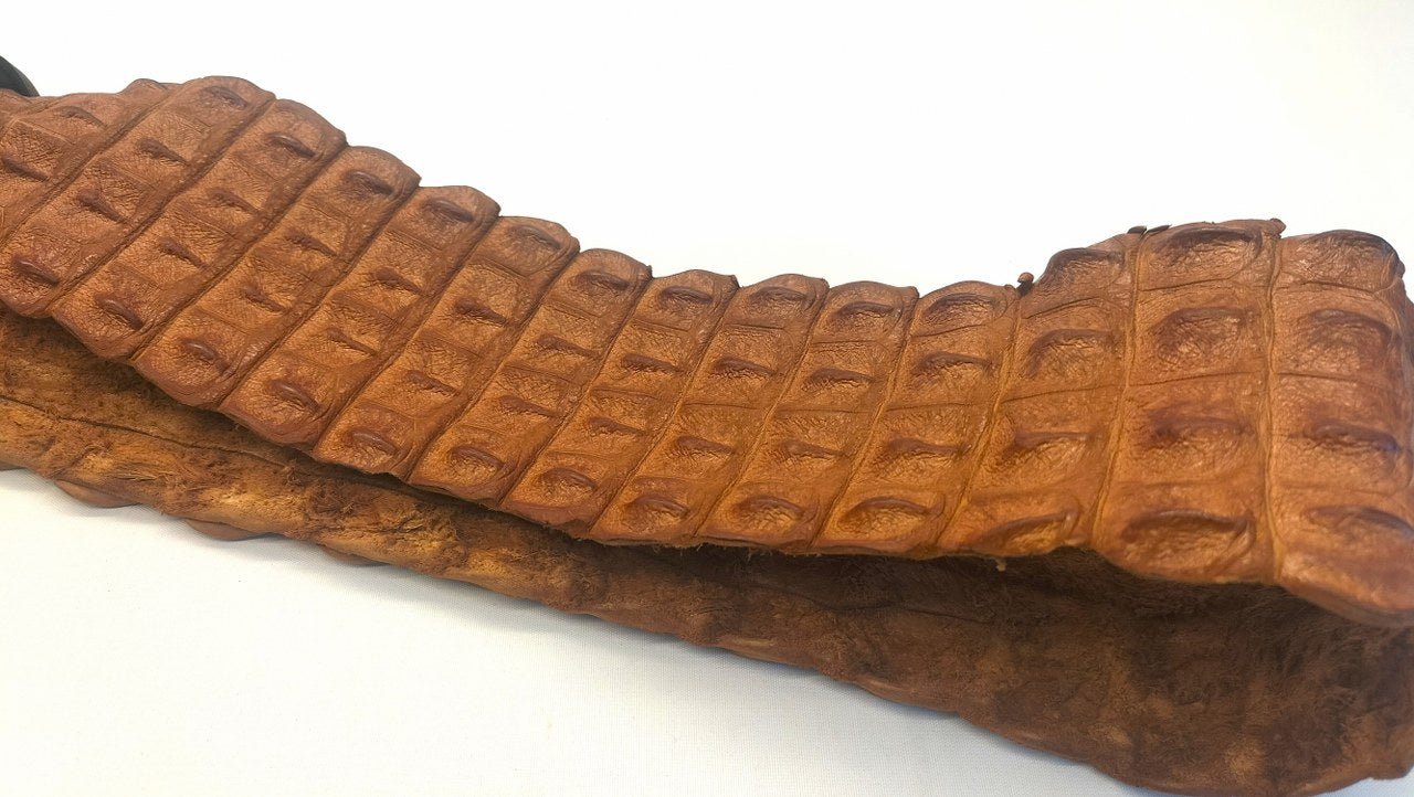 ben-je-liefhebber-van-een-singletail-zweep-dan-is-dit-exclusieve-stuk-zeker-een-aanrader-veel-zal-je-er-niet-van-zien-gezien-ze-gemaakt-worden-door-sm-speeltjes-zelf-2