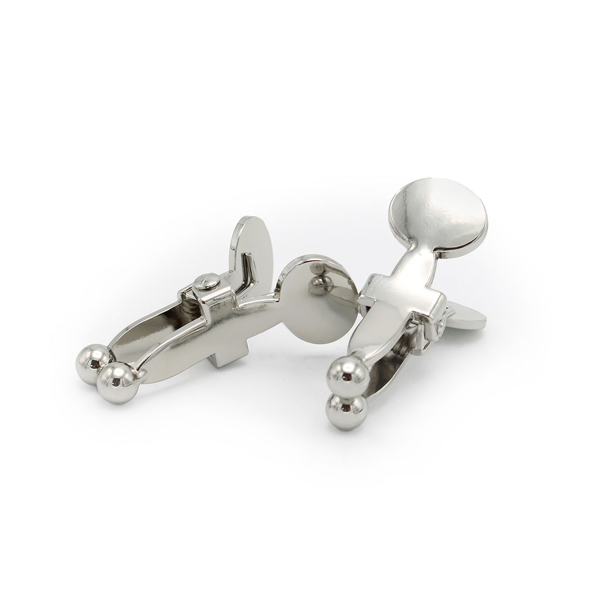met-deze-ball-nipple-clamps-gemaakt-uit-stainless-steel-zilverkleurig-vergukd-in-rose-goud-of-zwart-gecoat-heb-je-er-een-leuk-setje-klemmen-bij-door-het-grotere-bolvormige-raakblak-die-de-klemmen-hebben-hebben-ze-een-geheel-ander-gevoel-dan-de-standaard-bdsm-toys-in-de-vorm-van-tepelklemmen-2