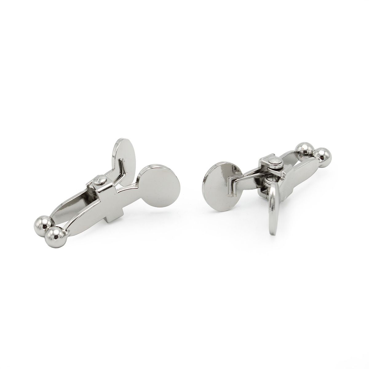 met-deze-ball-nipple-clamps-gemaakt-uit-stainless-steel-zilverkleurig-vergukd-in-rose-goud-of-zwart-gecoat-heb-je-er-een-leuk-setje-klemmen-bij-door-het-grotere-bolvormige-raakblak-die-de-klemmen-hebben-hebben-ze-een-geheel-ander-gevoel-dan-de-standaard-bdsm-toys-in-de-vorm-van-tepelklemmen-5