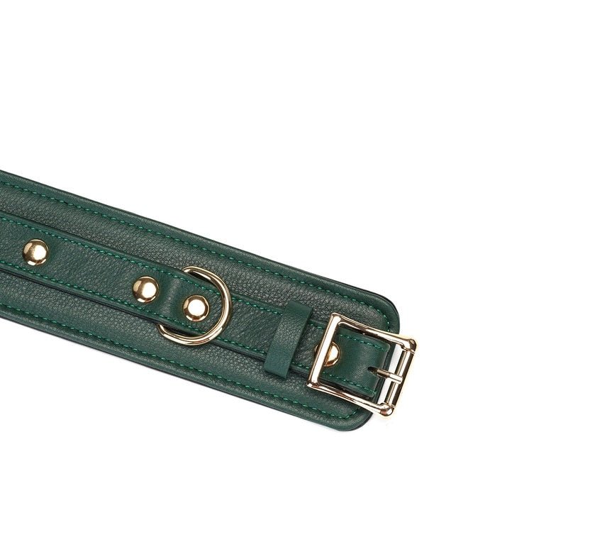 deze-prachtige-leder-bdsm-collar-met-handboeien-en-voetboeien-plus-gagball-is-een-streling-voor-het-oog-de-set-is-gemaakt-van-de-beste-kwaliteit-rundsleder-en-voorzien-van-prachtig-gouden-accenten-zoals-de-gespen-de-d-ringen-de-rivetten-de-o-de-kettingring-en-de-ketting-alle-stukken-in-de-set-zijn-ook-los-te-verkrijgen-23