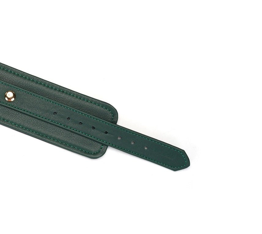 deze-prachtige-leder-bdsm-collar-met-handboeien-en-voetboeien-plus-gagball-is-een-streling-voor-het-oog-de-set-is-gemaakt-van-de-beste-kwaliteit-rundsleder-en-voorzien-van-prachtig-gouden-accenten-zoals-de-gespen-de-d-ringen-de-rivetten-de-o-de-kettingring-en-de-ketting-alle-stukken-in-de-set-zijn-ook-los-te-verkrijgen-20