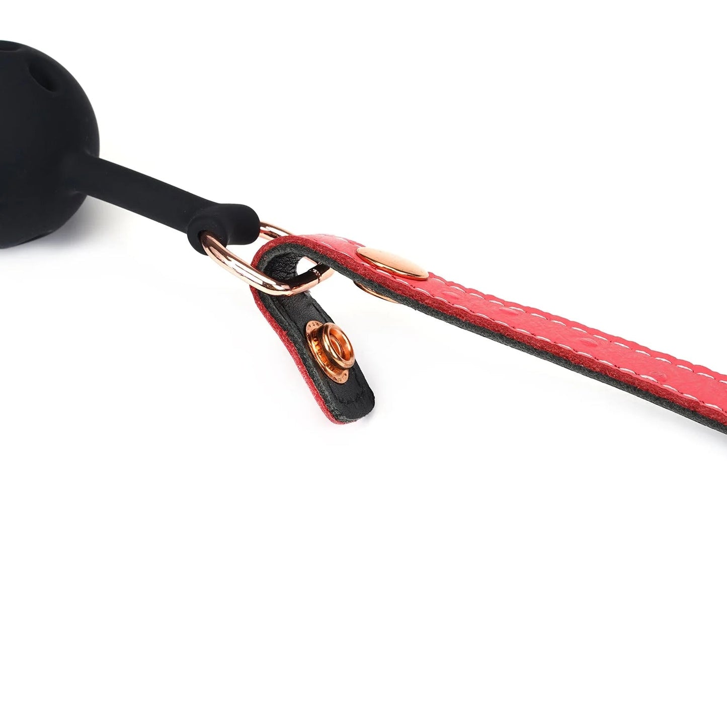 deze-mooie-set-gemaakt-van-roze-en-zwart-leer-voorzien-van-een-zachte-gevulde-binnenkant-uit-lamsleer-en-geaccentueerd-met-struisvogelprint-om-het-geheelnog-xclusiever-te-maken-is-een-pareltje-voor-het-goog-maar-ook-om-te-dragen-9