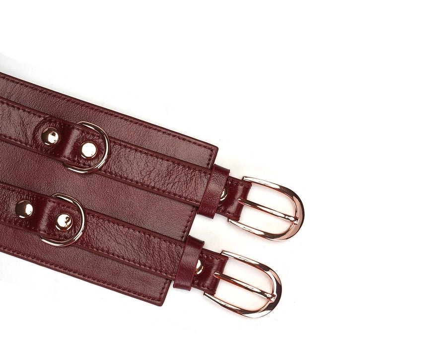 deze-prachtige-leder-bdsm-collar-met-handboeien-en-voetboeien-plus-gagball-is-een-streling-voor-het-oog-de-set-is-gemaakt-van-de-beste-kwaliteit-rundsleder-en-voorzien-van-prachtige-rose-gouden-accenten-zoals-de-gespen-de-d-ringen-de-rivetten-de-o-de-kettingring-en-de-ketting-allestukken-in-de-set-zijn-ook-los-te-verkrijgen-34