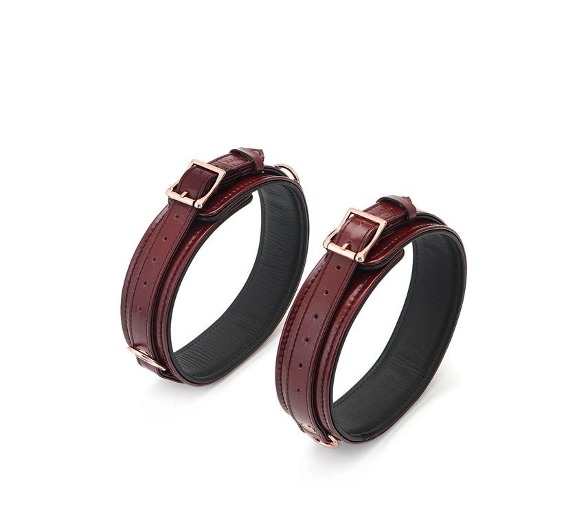 deze-prachtige-leder-bdsm-collar-met-handboeien-en-voetboeien-plus-gagball-is-een-streling-voor-het-oog-de-set-is-gemaakt-van-de-beste-kwaliteit-rundsleder-en-voorzien-van-prachtige-rose-gouden-accenten-zoals-de-gespen-de-d-ringen-de-rivetten-de-o-de-kettingring-en-de-ketting-allestukken-in-de-set-zijn-ook-los-te-verkrijgen-28