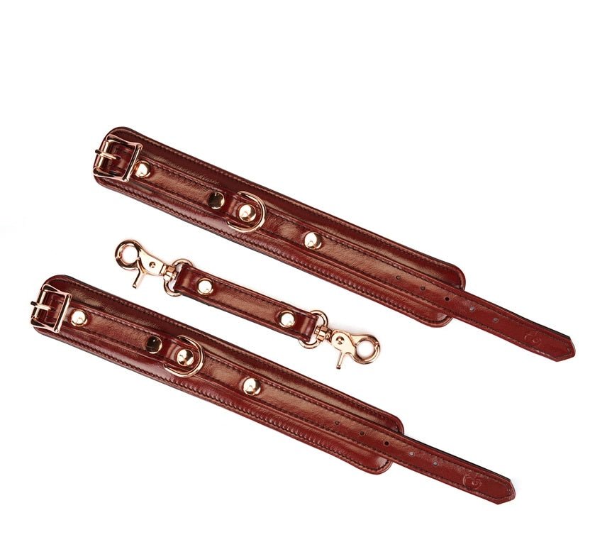 deze-prachtige-leder-bdsm-collar-met-handboeien-en-voetboeien-plus-gagball-is-een-streling-voor-het-oog-de-set-is-gemaakt-van-de-beste-kwaliteit-rundsleder-en-voorzien-van-prachtige-rose-gouden-accenten-zoals-de-gespen-de-d-ringen-de-rivetten-de-o-de-kettingring-en-de-ketting-allestukken-in-de-set-zijn-ook-los-te-verkrijgen-23