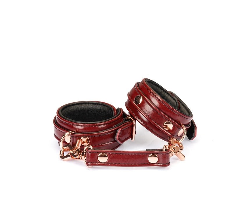 deze-prachtige-leder-bdsm-collar-met-handboeien-en-voetboeien-plus-gagball-is-een-streling-voor-het-oog-de-set-is-gemaakt-van-de-beste-kwaliteit-rundsleder-en-voorzien-van-prachtige-rose-gouden-accenten-zoals-de-gespen-de-d-ringen-de-rivetten-de-o-de-kettingring-en-de-ketting-allestukken-in-de-set-zijn-ook-los-te-verkrijgen-21