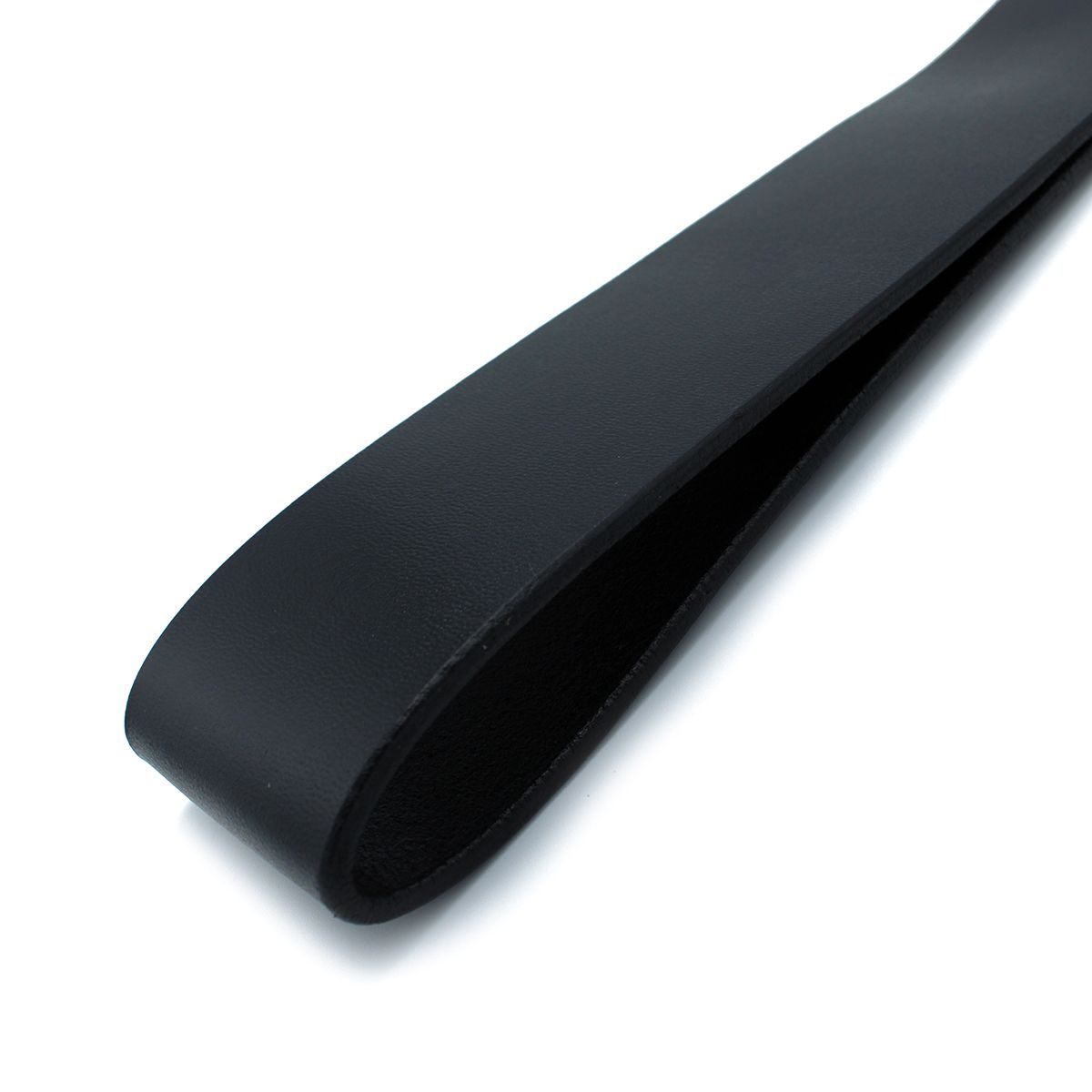 met-deze-rood-zwart-lederen-slapper-in-dik-echt-leer-kan-je-zowel-zacht-als-harder-spel-doen-van-stiny-tot-deep-impact