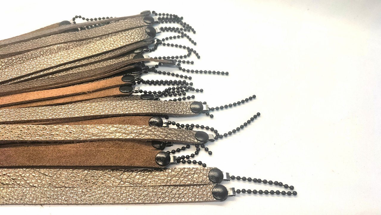 Bronskleurige zachte leder Flogger met Chainballs - Exclusieve Handgemaakte Flogger - BDSM - SM - speeltjes