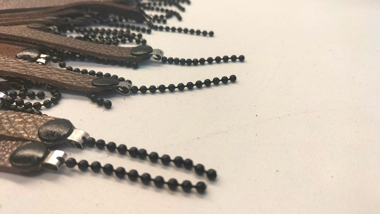 Bronskleurige zachte leder Flogger met Chainballs - Exclusieve Handgemaakte Flogger - BDSM - SM - speeltjes