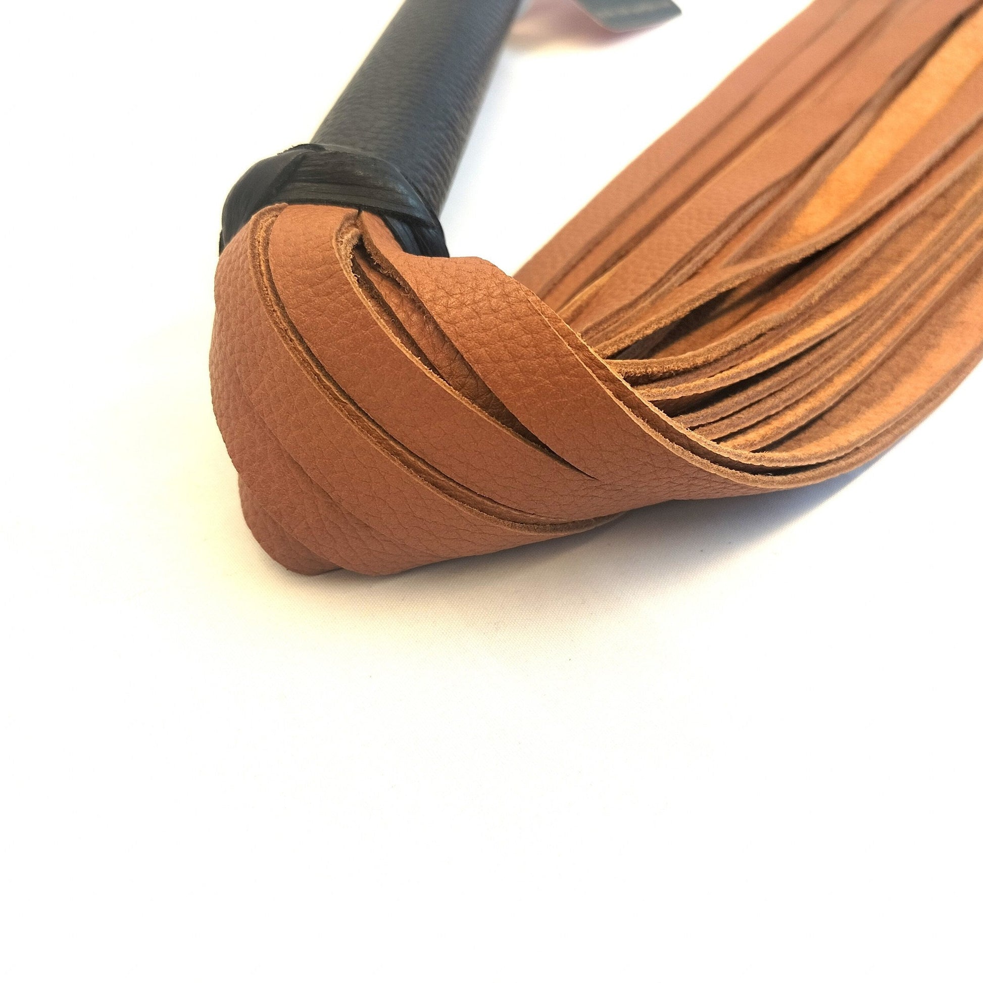 Cognac Leren Flogger 500g - 36 Falls 50cm 2mm Dik Handgemaakt België - Impact Play - SM - speeltjes