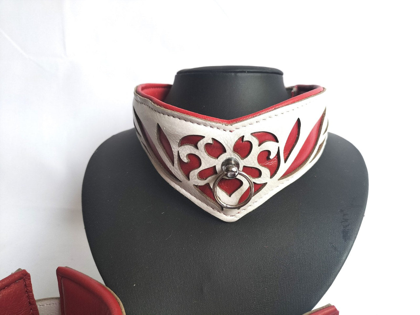 Collars en/of boeienset los verkrijgbaar wit/rood (diverse maten) - SM - speeltjes