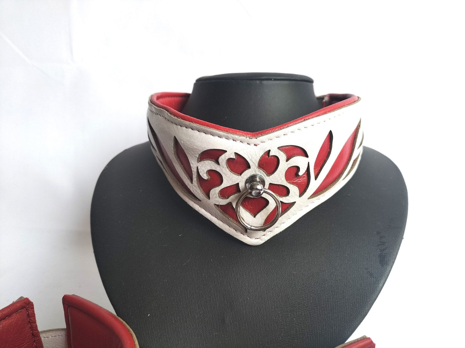 Collars en/of boeienset los verkrijgbaar wit/rood (diverse maten) - SM - speeltjes