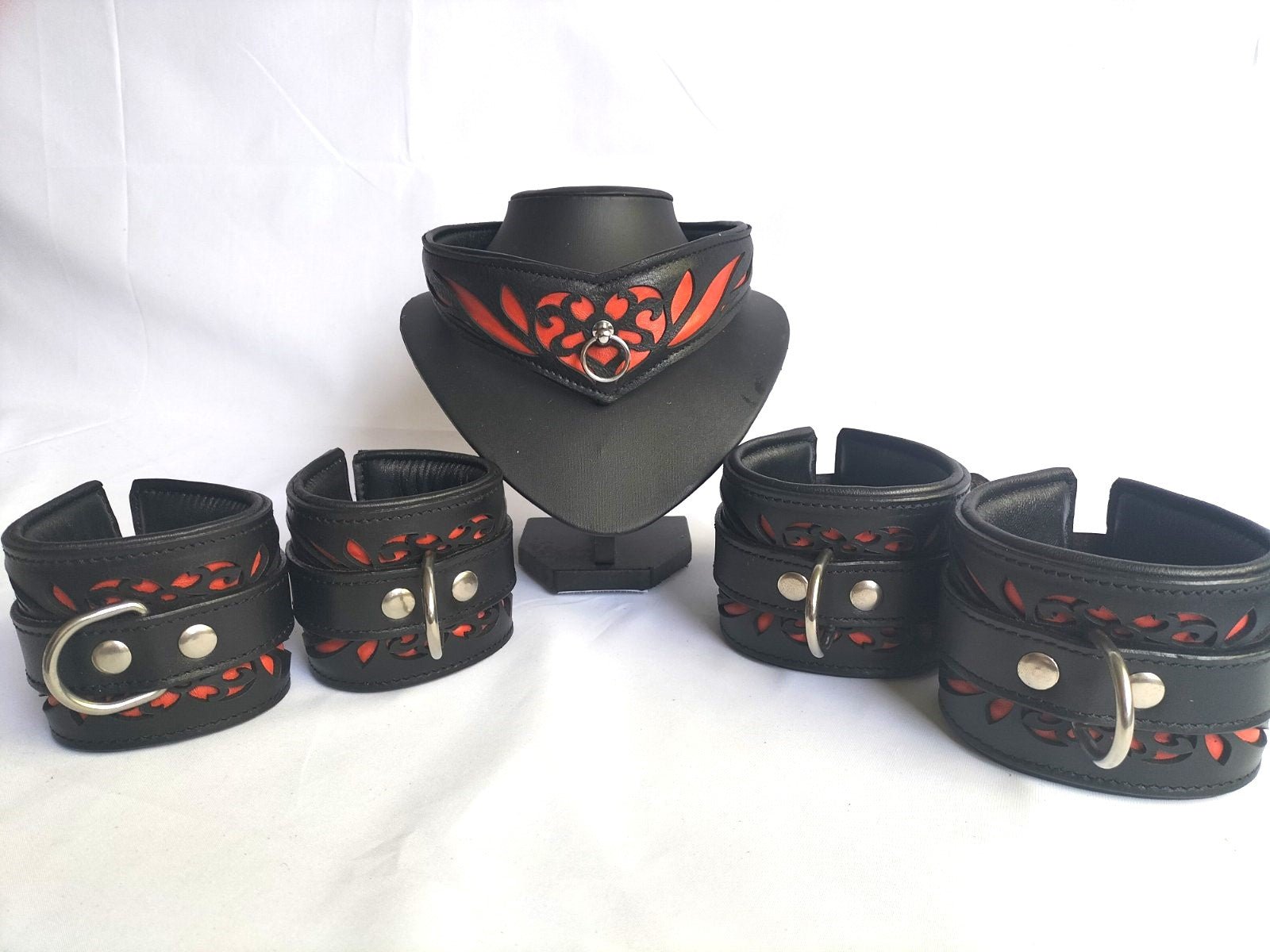 Collars en/of boeienset los verkrijgbaar zwart/oranje (diverse maten) - SM - speeltjes