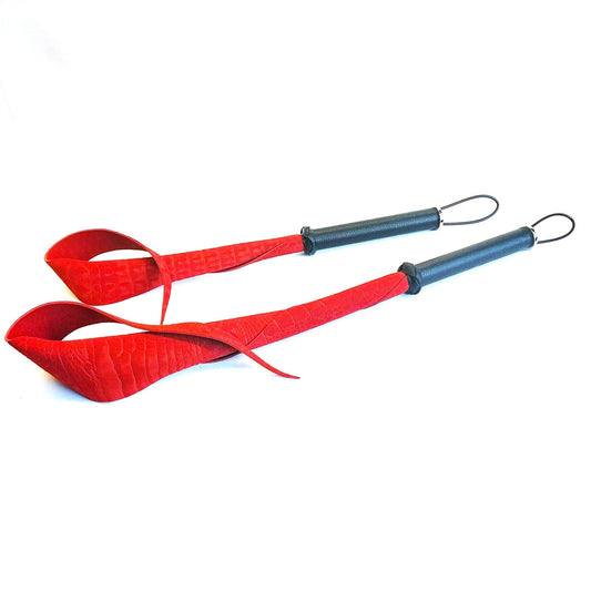 Dragon Tail Rood Suede Crocoprint 60cm/80cm Uniek Handgemaakt - Single Tail Zweep - Dragon Tail - SM - speeltjes