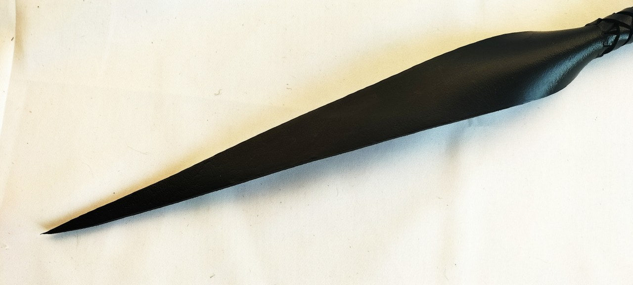 met-deze-zweep-heb-je-een-goede-kwaliteit-zweep-in-handen-voor-jaren-plezier-opgelet-deze-zweep-is-niet-voor-beginners-of-voor-mensen-die-niet-houden-van-pijn-ze-heeft-een-hele-scherpe-pijn-ze-is-gemaakt-van-zwart-echt-dik-tuigleer-2