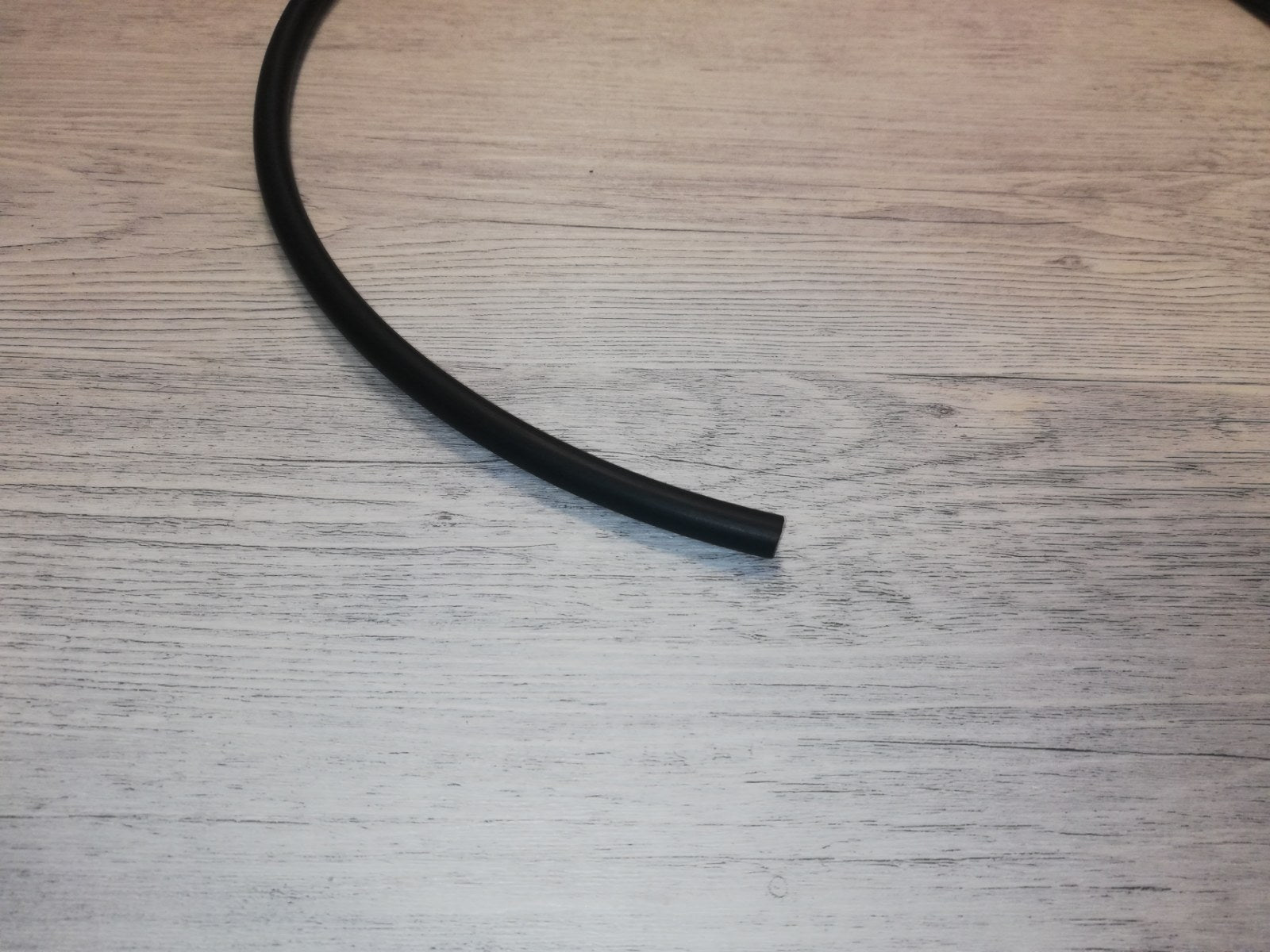 EPDM single tail (diverse lengtes) - SM - speeltjes