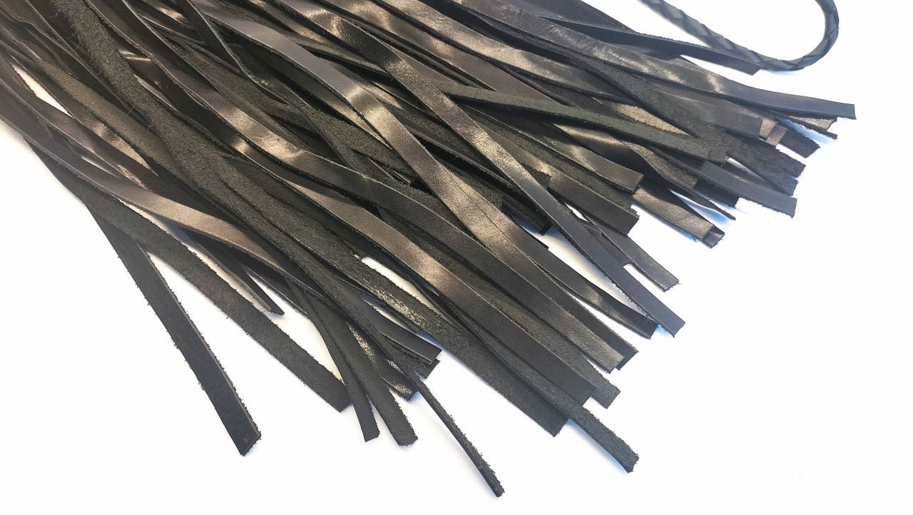 Flogger met 100 Lederen Falls 8mm Breed - Zwarte Zweep 71cm BDSM - BDSM - SM - speeltjes