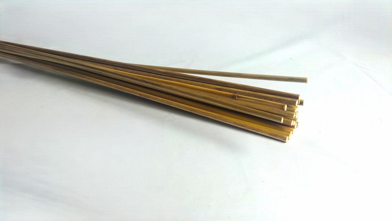 met-deze-flogger-gevult-met-twijgen-van-ongeveer-4mm-diameter-heb-je-weer-iets-helemaal-apart-mee-om-te-slaan-tijdens-je-bdsm-sessie-2