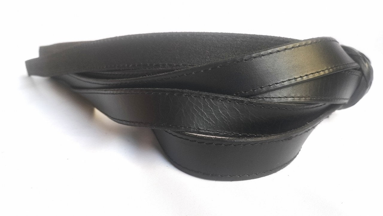 zwart-tuig-leder-flogger-met-8-25mm-brede-falls-van-55cm-lang-deze-flogger-is-niet-geschikt-voor-de-beginnende-bdsm-spelers-3