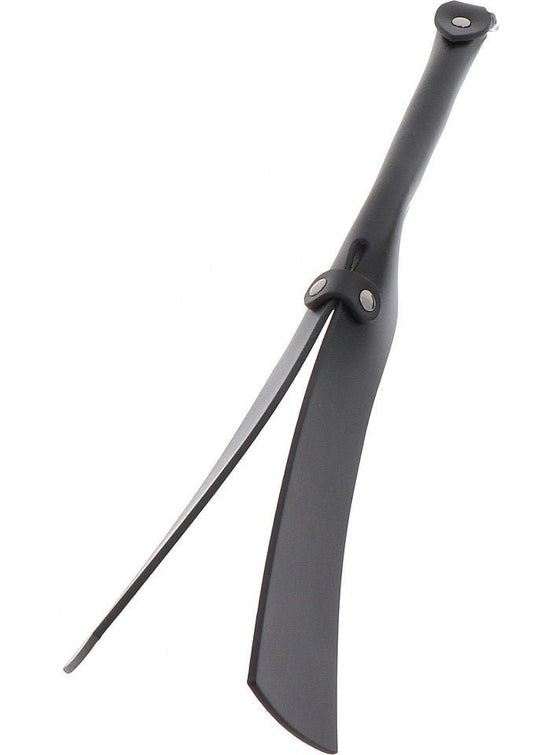 deze-bdsm-toy-van-alper-35-cm-past-wel-in-elke-toy-koffer-door-zijn-compacte-afmetingen-door-zijn-dubbele-flap-zal-hij-naast-zijn-impact-ook-nog-eens-een-lekker-geluid-maken-hij-is-gemaakt-van-stevig-zwart-tuigleer-1