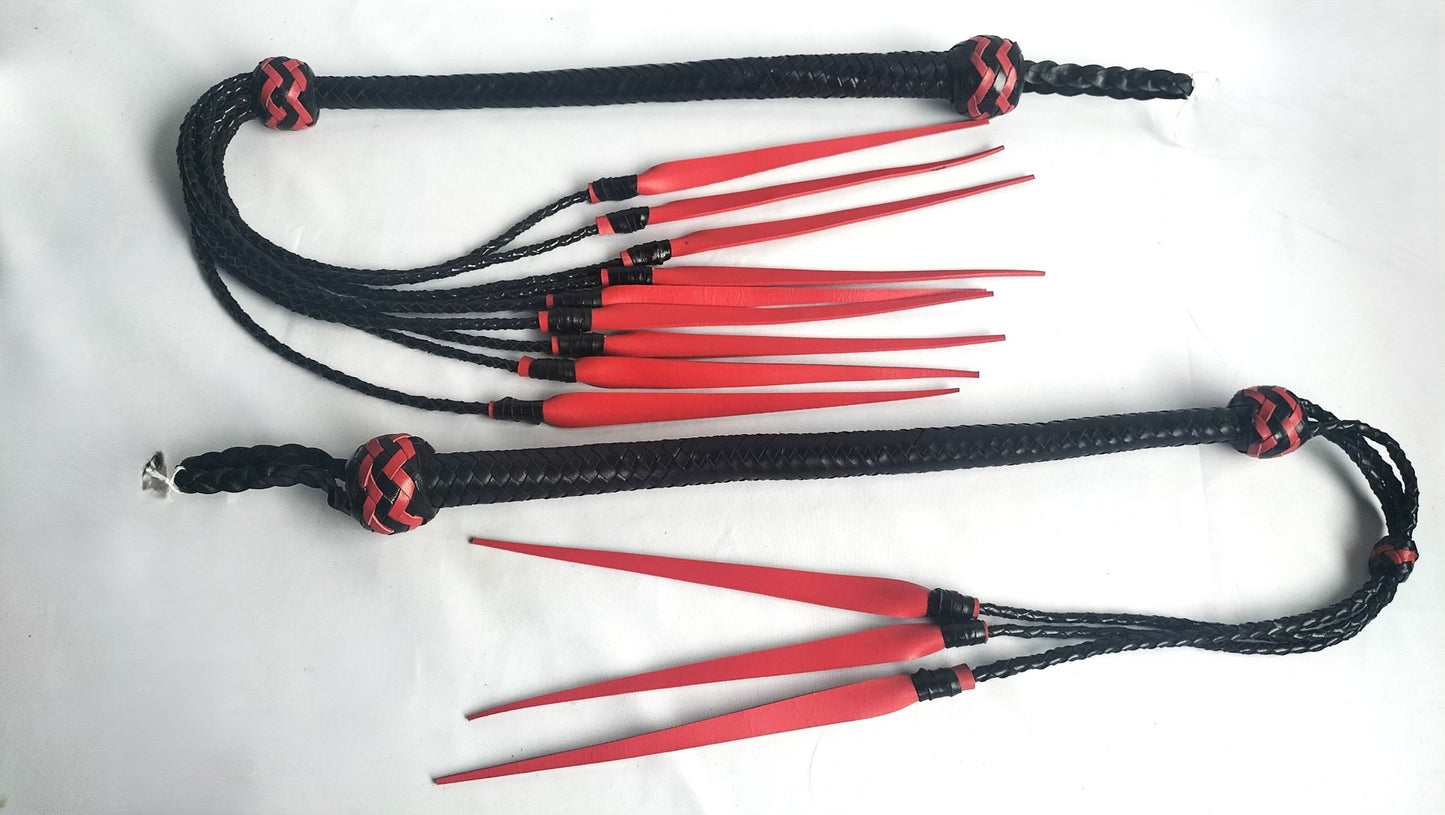 deze-9-of-3-tail-gesel-is-niet-voor-de-beginnelingen-met-zijn-dikke-stugge-rode-tuiglederen-punten-van-22-cm-lang-zal-hij-sowieso-zijn-handtekenng-nalaten-op-je-speelpartner-zijn-of-haar-lichaam-1