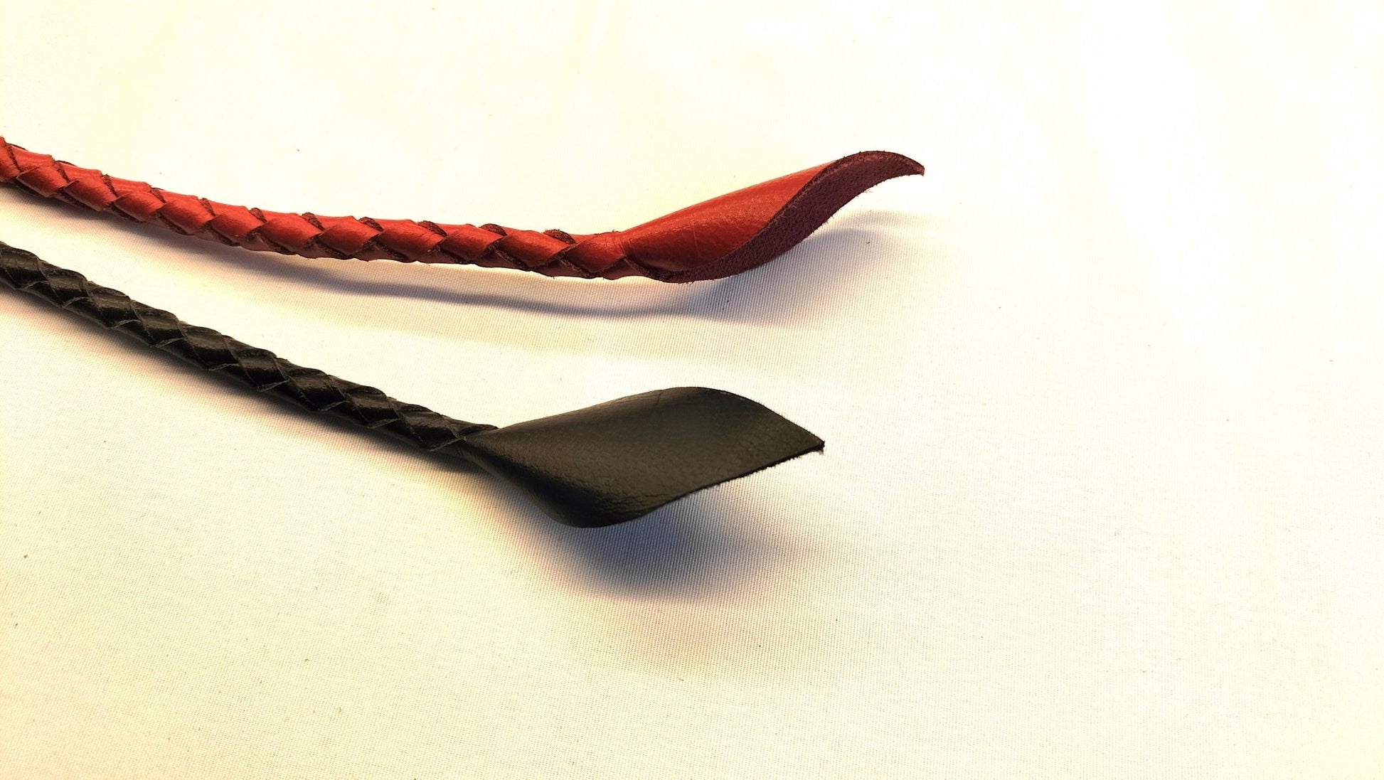 Gespleten Snakewhip 93cm - Impact Play Zweep BDSM Toy Rood Zwart - BDSM - SM - speeltjes