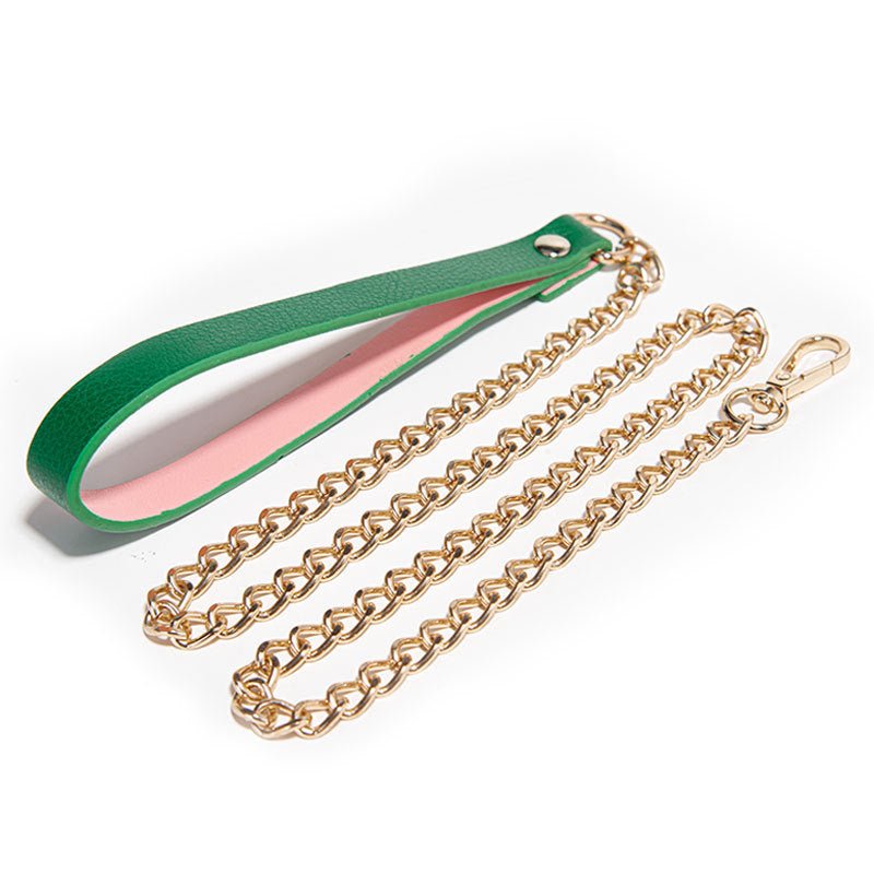 mooie-vegan-collar-met-subtiele-vergulden-accenten-buitenzijde-is-groen-de-binnenzijde-zacht-roze-2