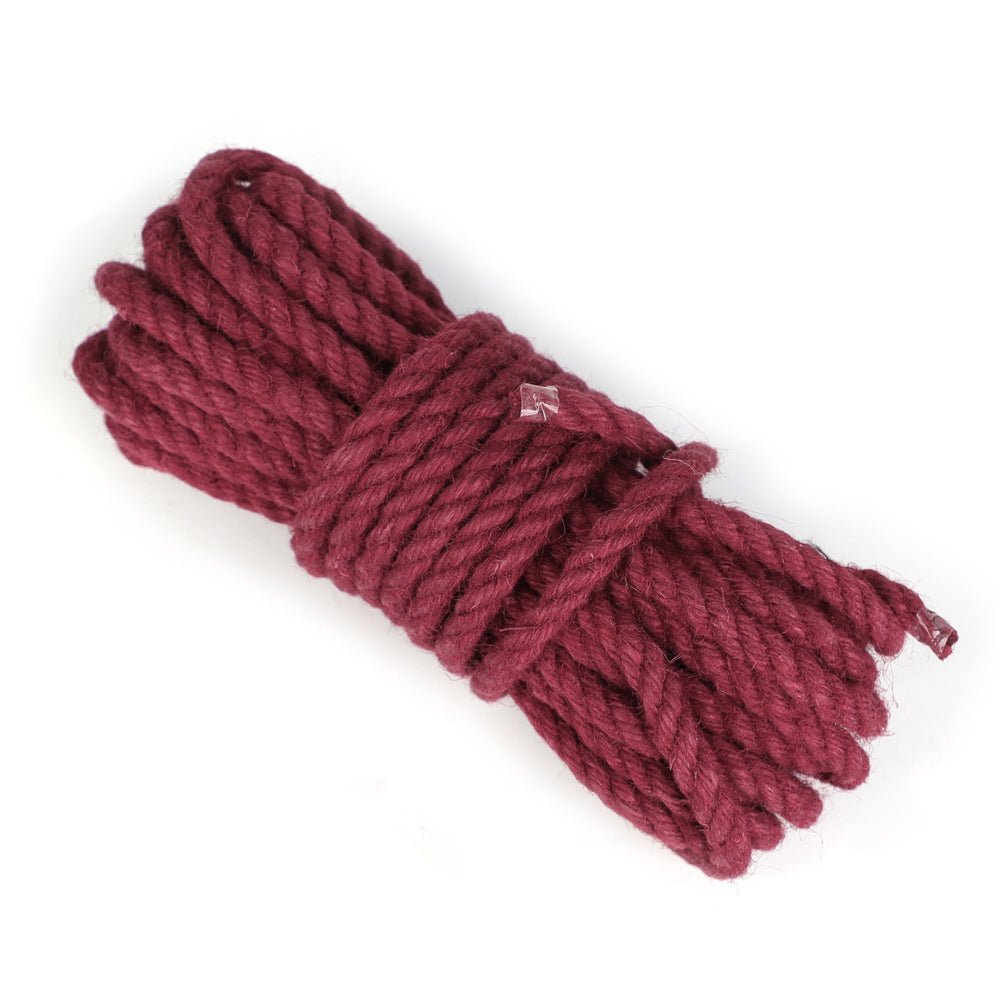 indien-je-houd-van-bondage-met-natuurlijke-touwen-dan-zijn-deze-hennep-touwen-in-de-kleuren-natural-bordeaux-of-zwart-de-ideale-instapper-dit-vooral-door-hun-prijs-kwalitiet-verhouding-7
