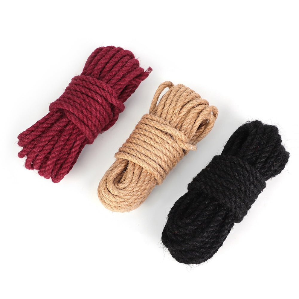 indien-je-houd-van-bondage-met-natuurlijke-touwen-dan-zijn-deze-hennep-touwen-in-de-kleuren-natural-bordeaux-of-zwart-de-ideale-instapper-dit-vooral-door-hun-prijs-kwalitiet-verhouding-2