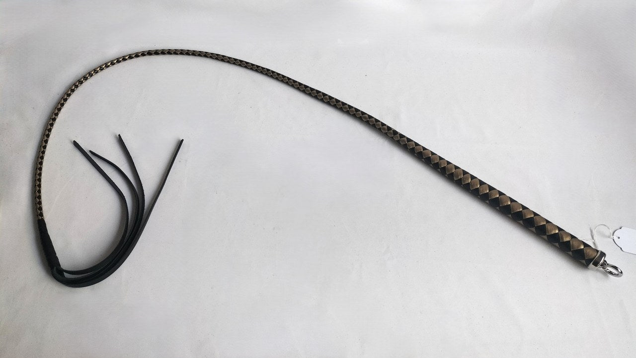 met-deze-japanse-bullwhip-uit-rechtstreekse-import-heb-je-een-stukje-japanse-kwaliteit-in-huis-de-zweep-is-met-kennis-van-zaken-gemaakt-en-met-oog-voor-detail-4