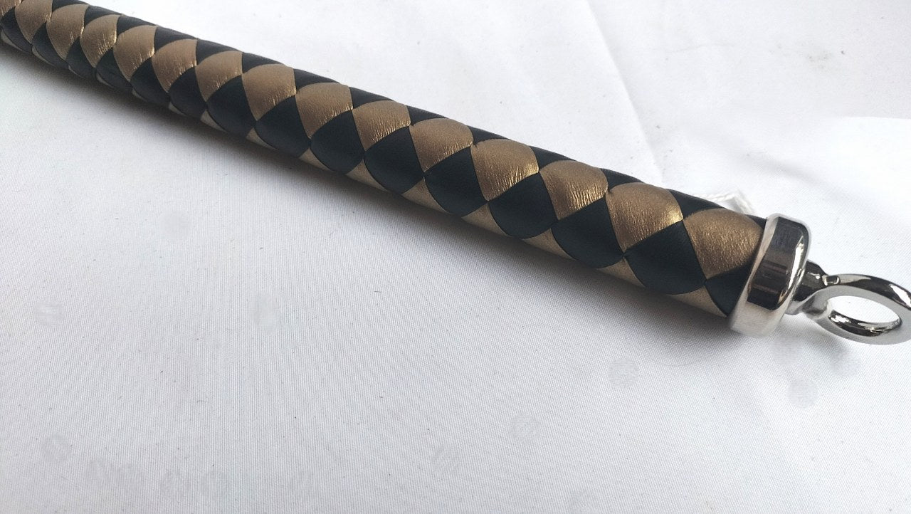 met-deze-japanse-bullwhip-uit-rechtstreekse-import-heb-je-een-stukje-japanse-kwaliteit-in-huis-de-zweep-is-met-kennis-van-zaken-gemaakt-en-met-oog-voor-detail-5